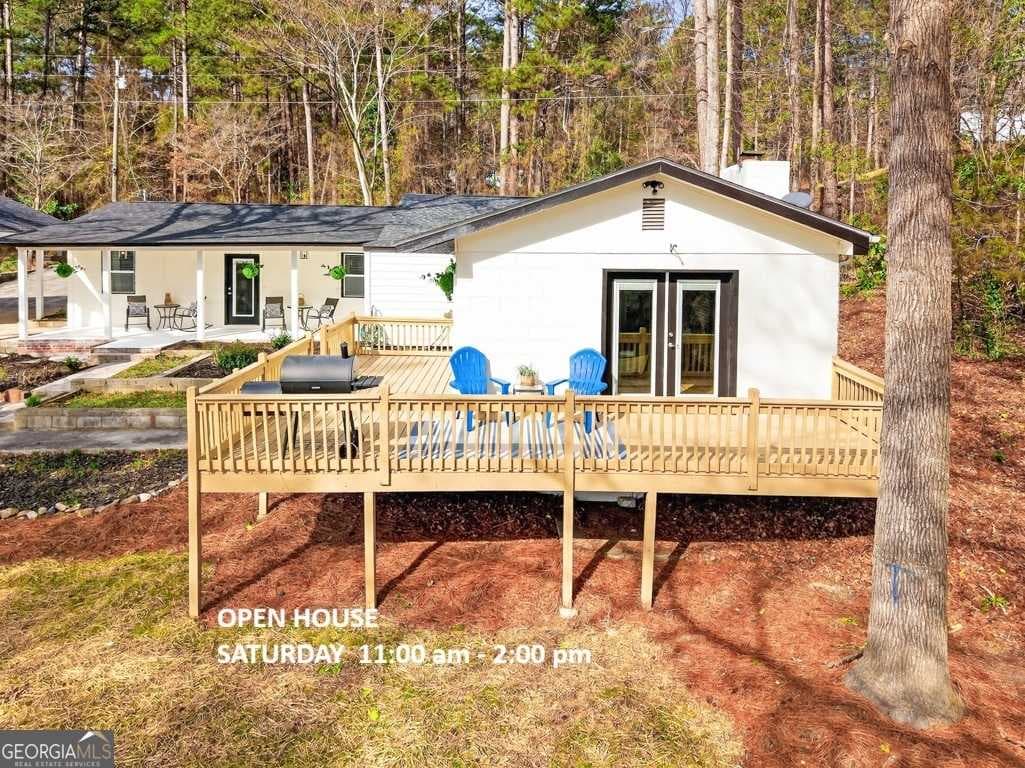 2439 Lakeshore Drive NE