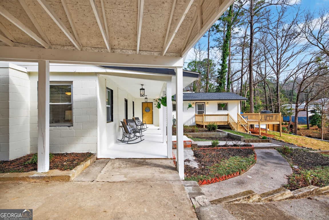 2439 Lakeshore Drive NE photo 3