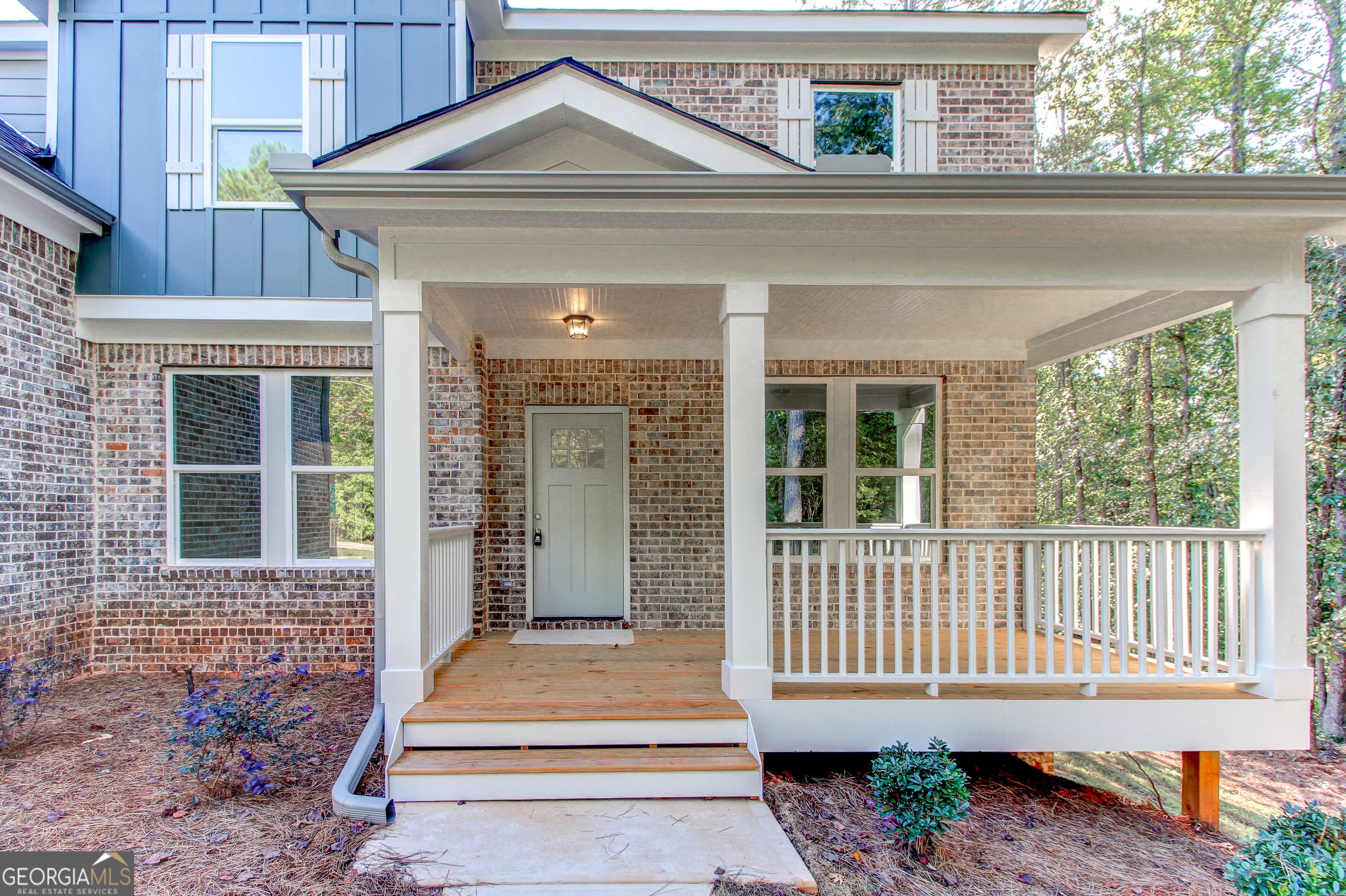 3294 Mill Forest Drive SW photo 2