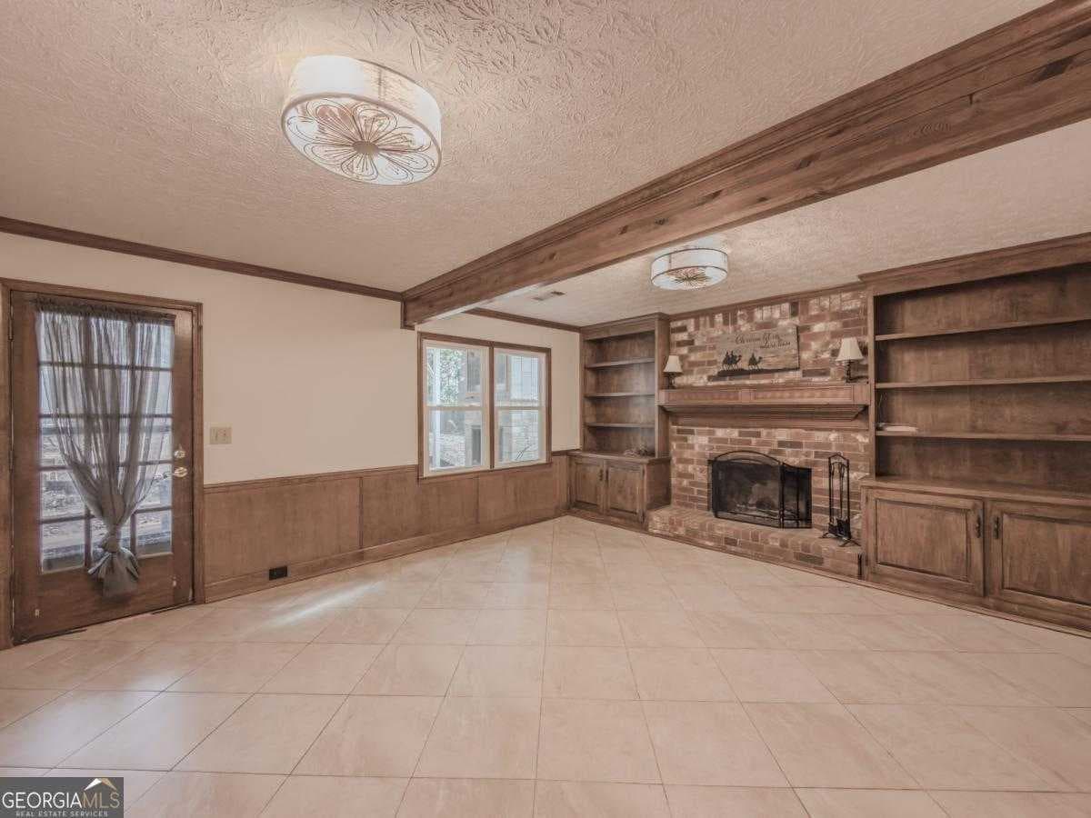 866 Foxfire Drive photo 2