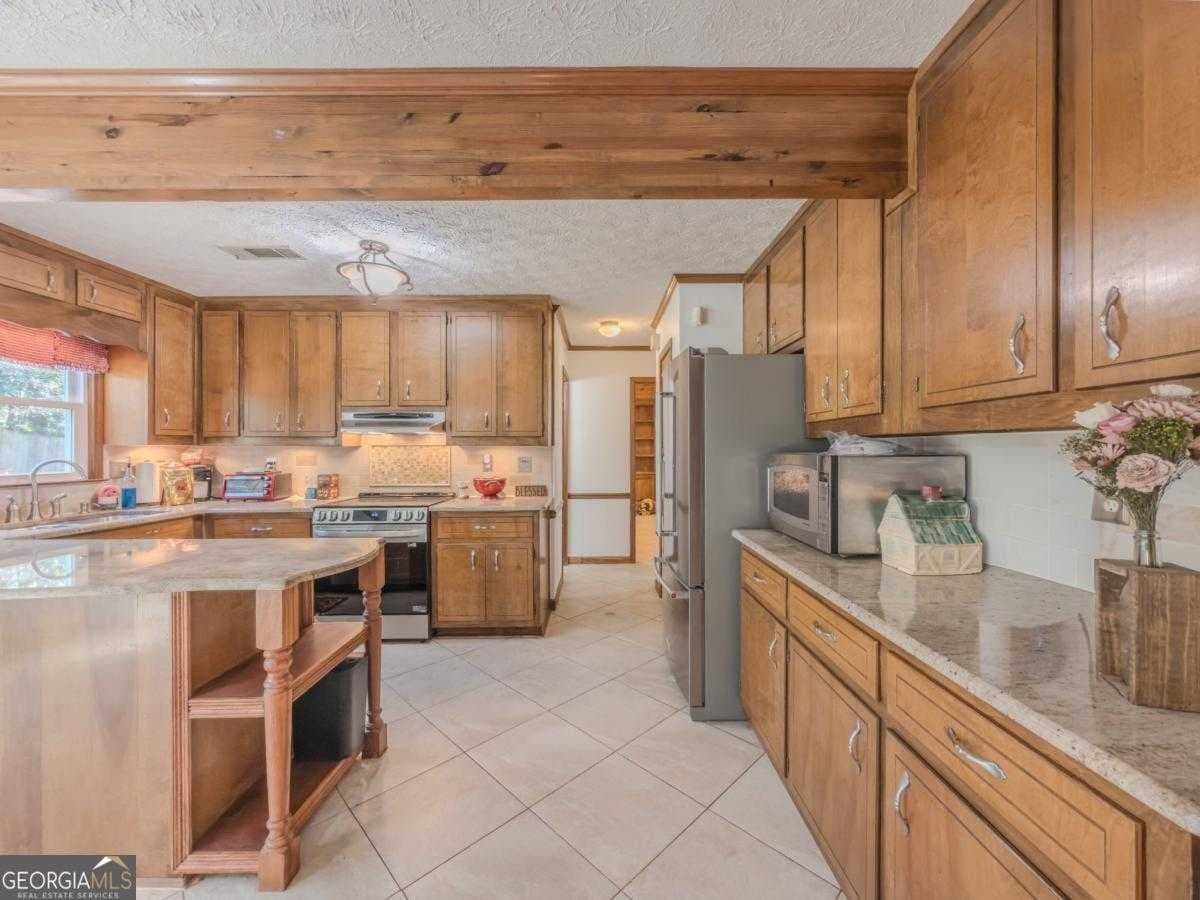 866 Foxfire Drive photo 3